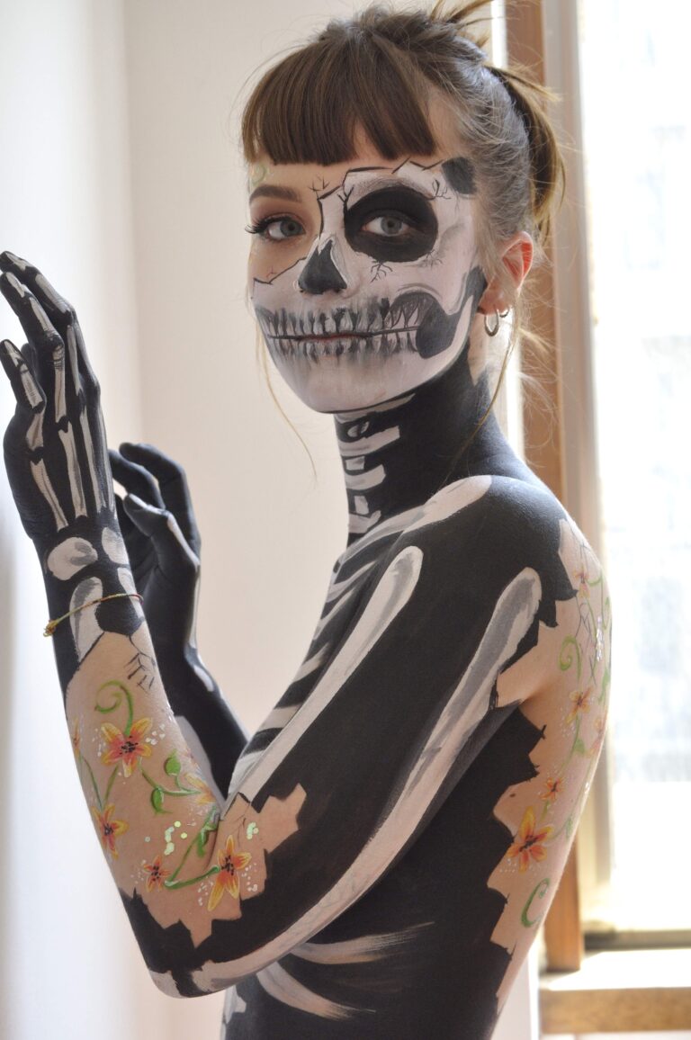 Body painting coro make-up artist